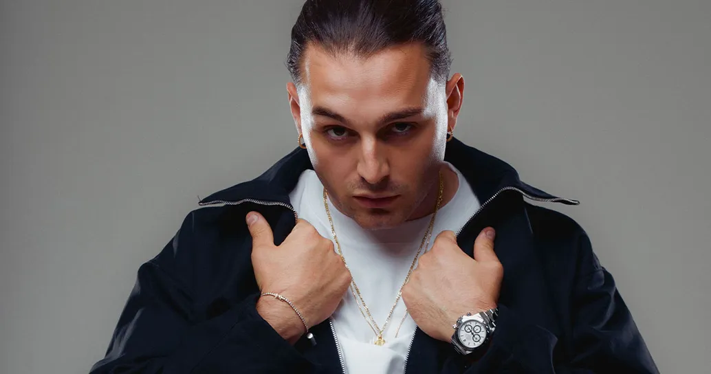 Ernia annuncia il ‘Solo per Amore Tour 2026’: cinque date nei palasport italiani