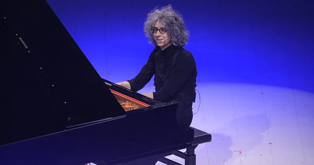 Giovanni Allevi e la sua battaglia contro il mieloma: “Mi danno due anni di vita ma vi faccio una promessa”