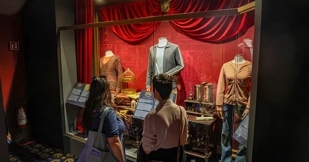 Harry Potter, arriva a Milano la più grande mostra con cimeli e abiti originali: dove, quando, biglietti e tutte le info