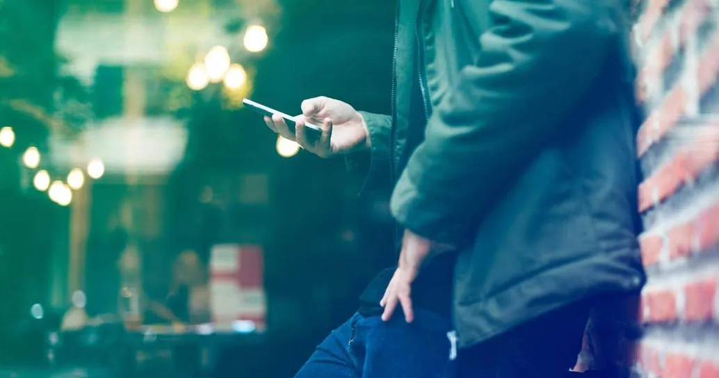 Sesso, un italiano su 3 tradisce. Più di uno su 10 ha conosciuto il partner su una App