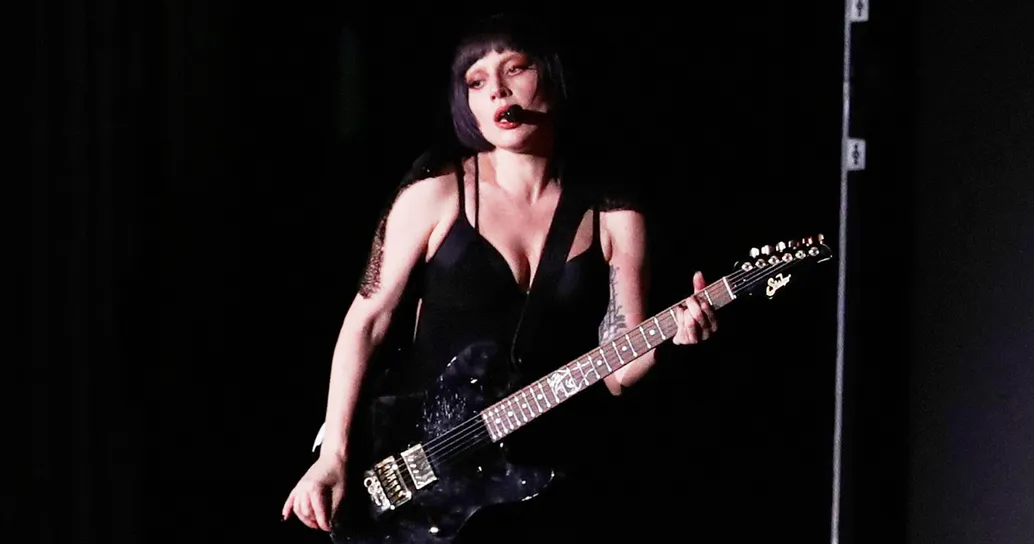 Lady Gaga preoccupa: “Sono fortunata a essere viva. In ospedale per cure psichiatriche, tour annullato”