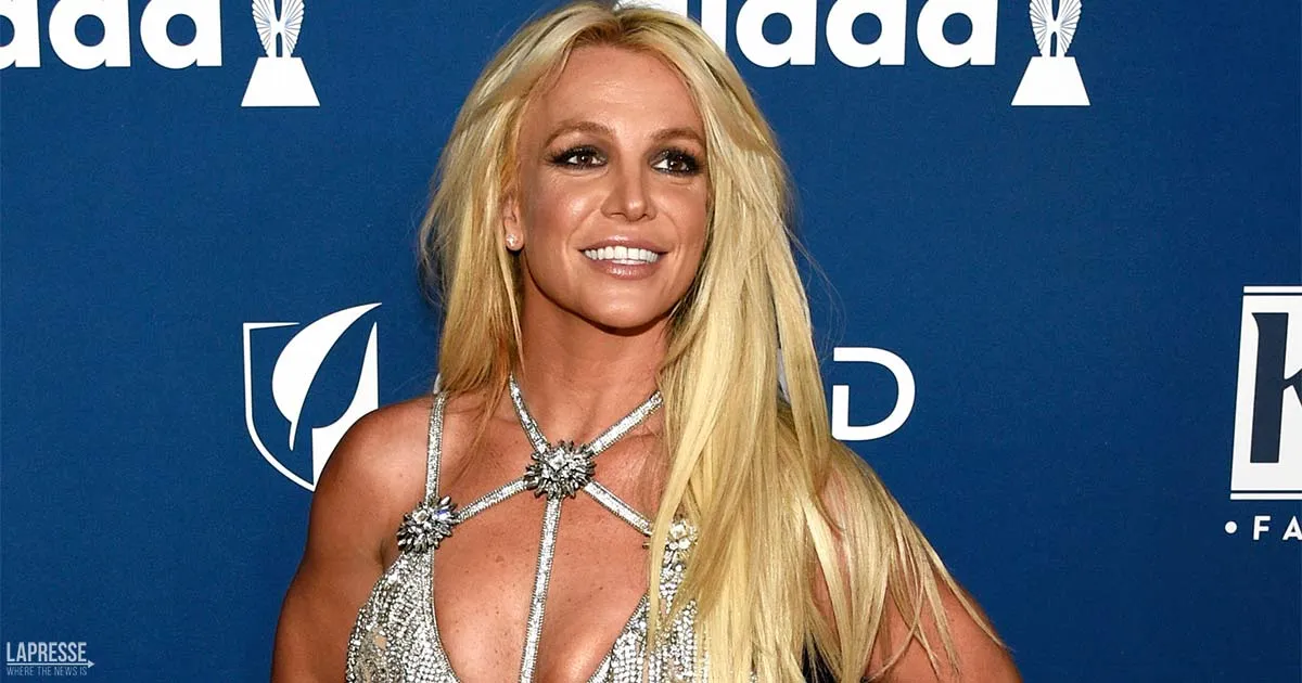 “È triste vedere Britney Spears così”: dopo l’ultimo video i fan sono sempre più preoccupati