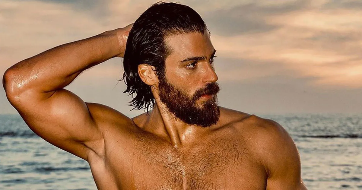 Lannuncio a petto nudo di Can Yaman i follower aspettavano questa notizia da tempo