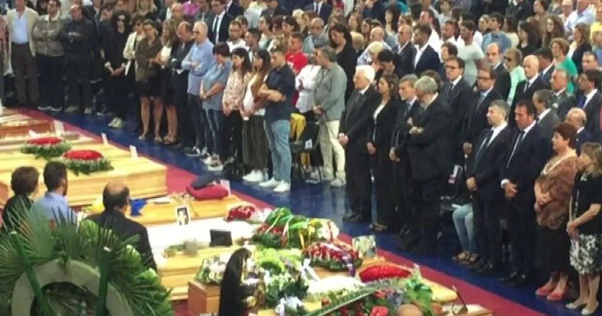 Puglia scontro treni ad Andria i funerali di 14 vittime