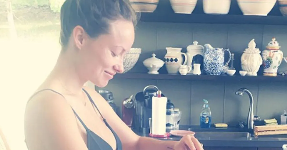 Olivia Wilde pancione in vista