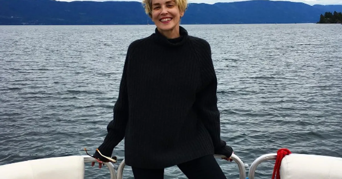 Sharon Stone in bikini a 58 anni fa impazzire i Social