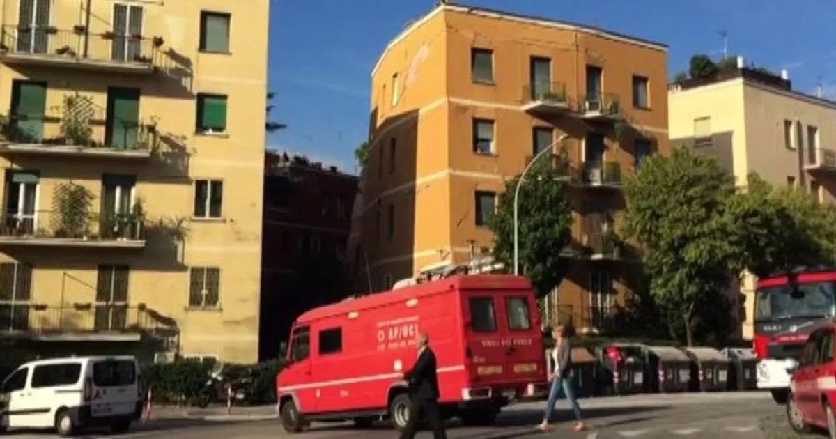 Crolla una palazzina a Roma in zona Ponte Milvio nessun ferito