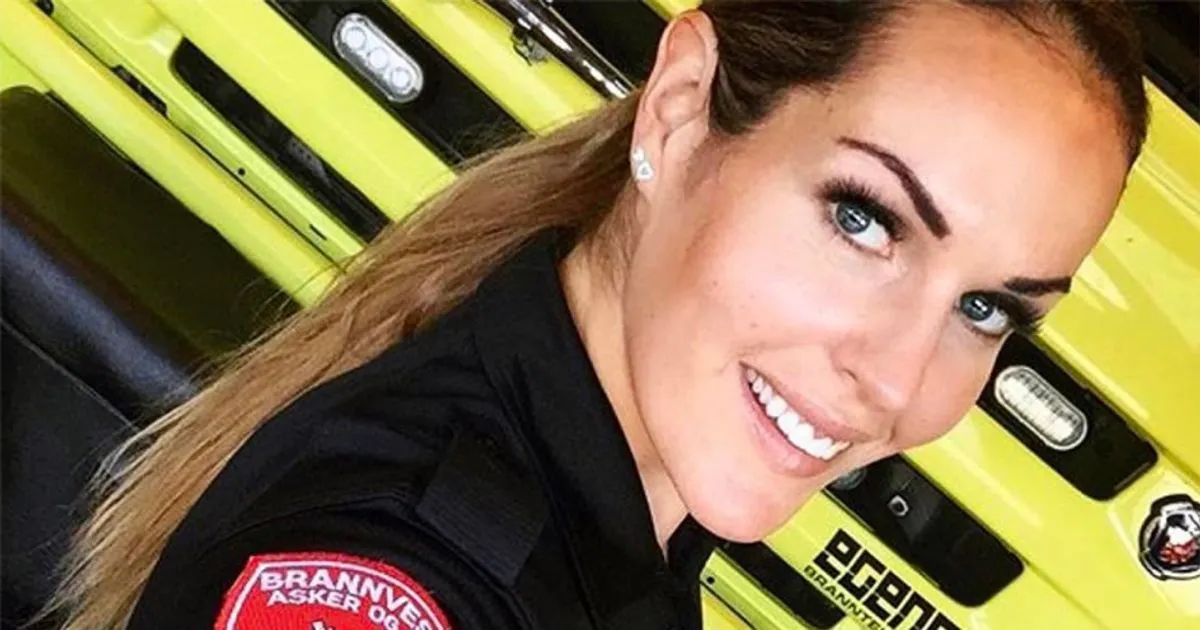 La sexy vigile del fuoco diventata famosa con Instagram