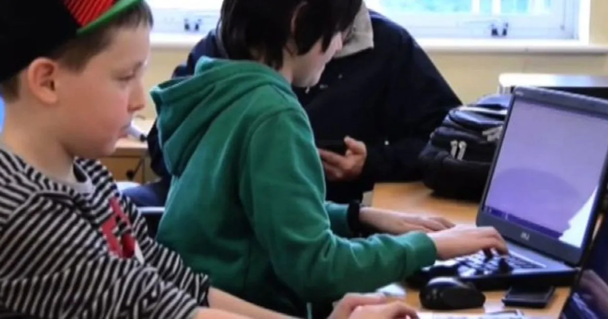 Telefono Azzurro in aumento sexting e ricatti online ai bambini