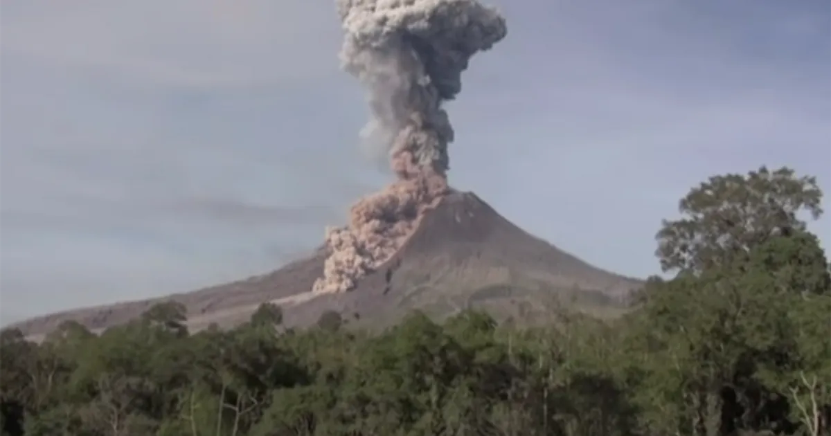 Dopo 400 anni di inattivit si  risvegliato il vulcano Sinabung