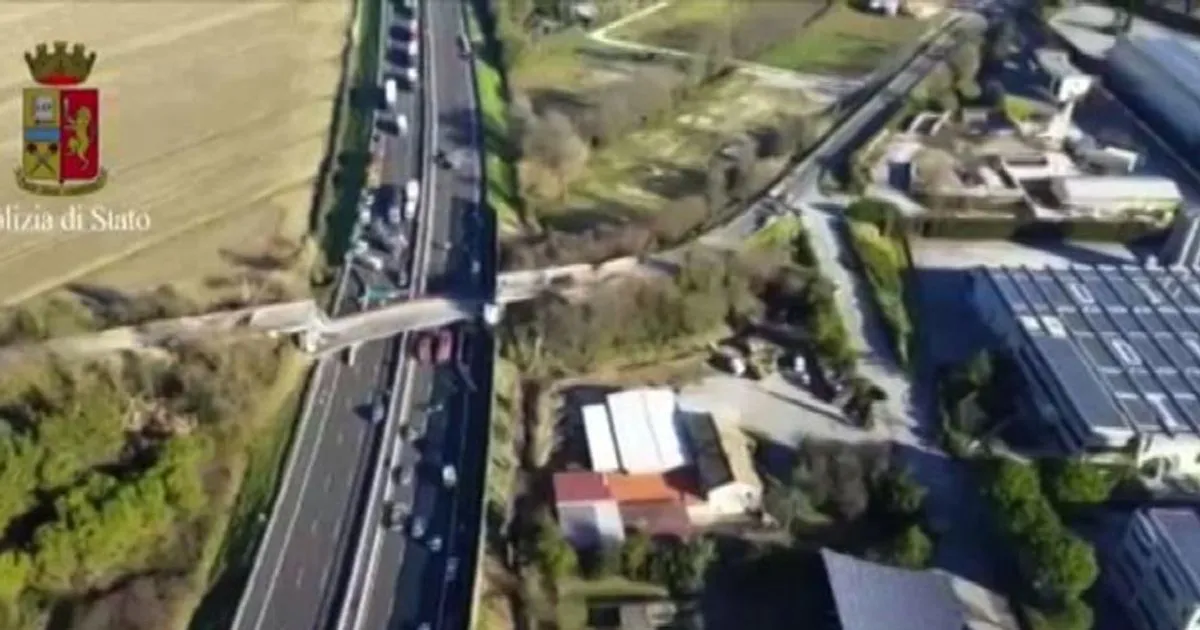 Crollo ponte sull8217A14 vicino ad Ancona il video dall8217elicottero