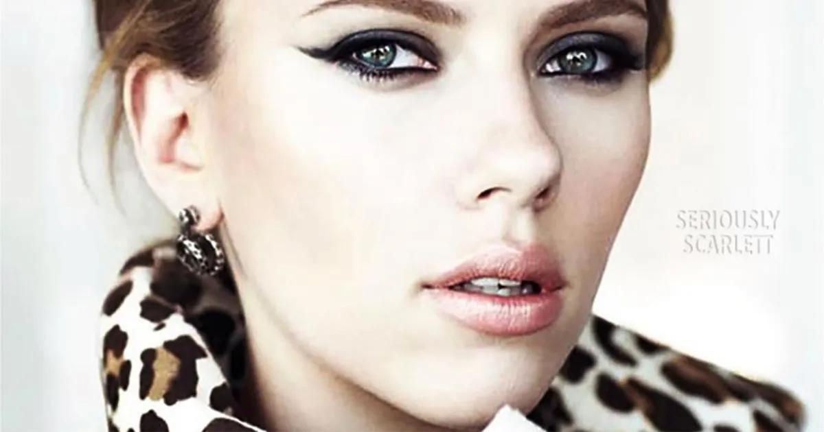 Giornalista non smette di ridere mentre annuncia il divorzio di Scarlett Johansson
