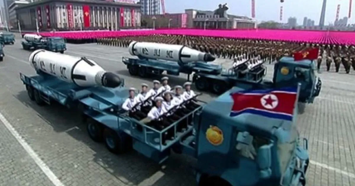Imponente parata militare in Nordcorea risponderemo ad attacchi