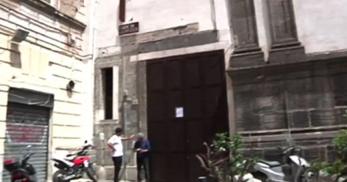 Napoli musica e alcol in chiostro del 8216500 Il parroco denuncia