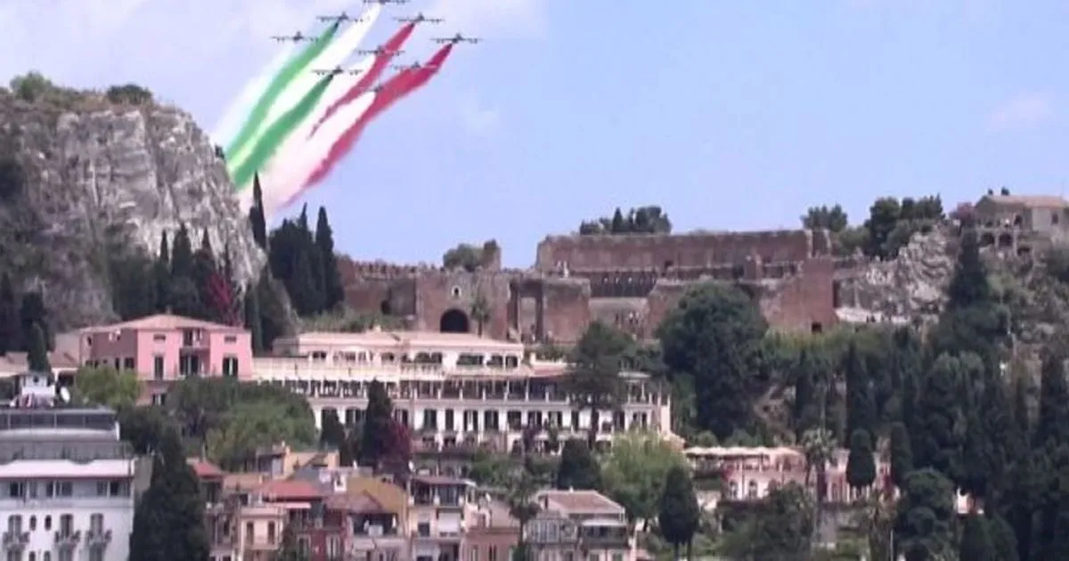 G7 nel cielo di Taormina le coreografie delle Frecce tricolori