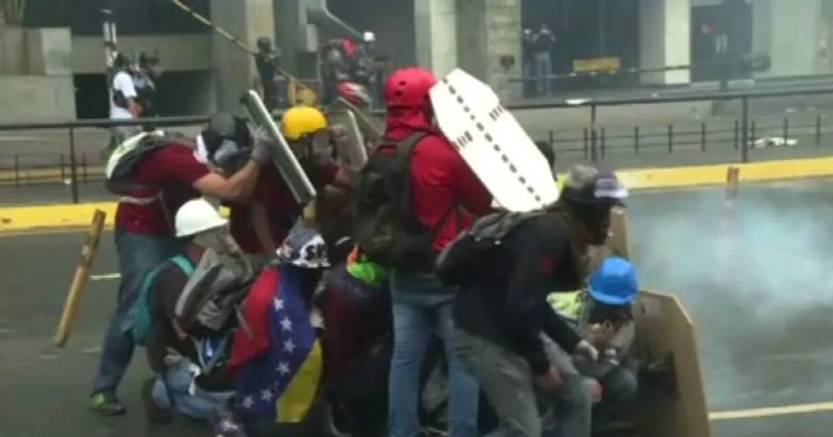 Venezuela adolescente ucciso durante le proteste contro Maduro