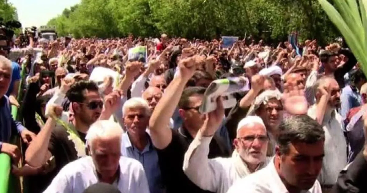 Iran funerali di massa per i morti negli attentati dell8217Isis