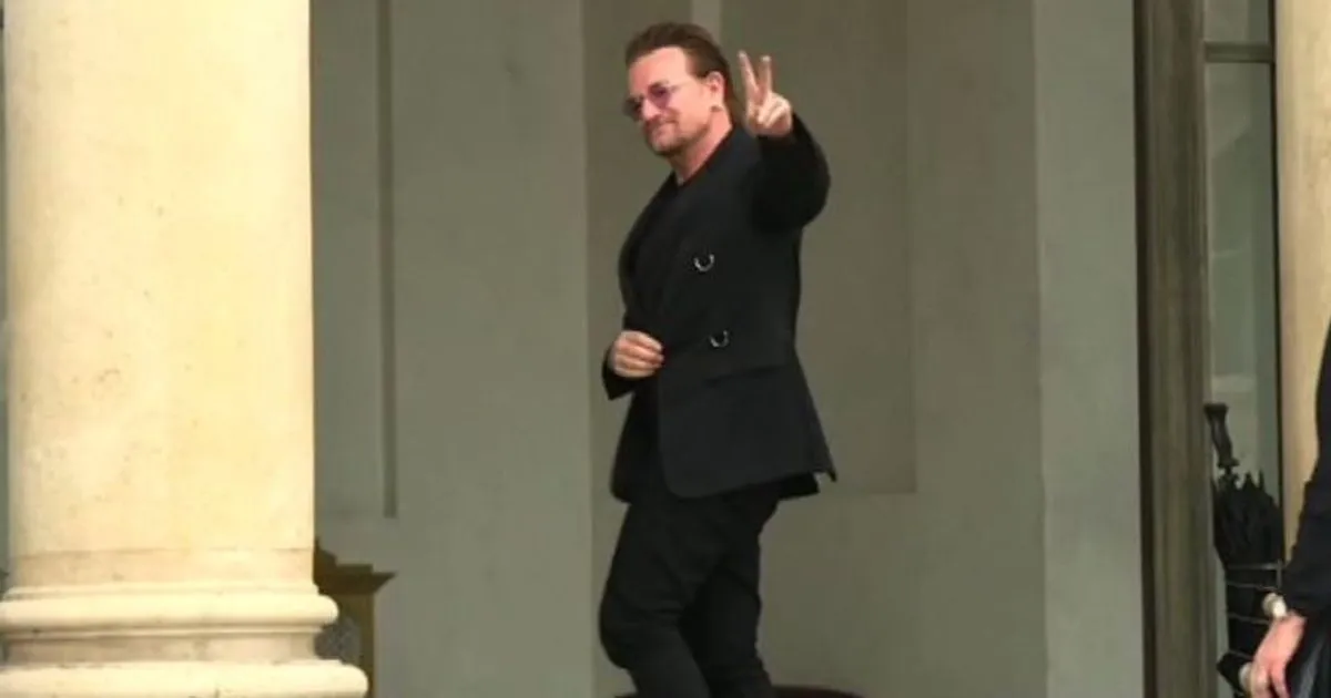 Il leader degli U2 Bono ricevuto da Macron