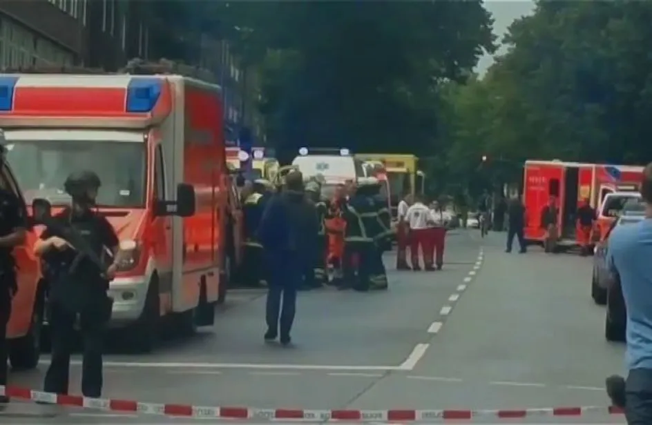 Attacco all8217arma bianca ad Amburgo  allarme terrorismo