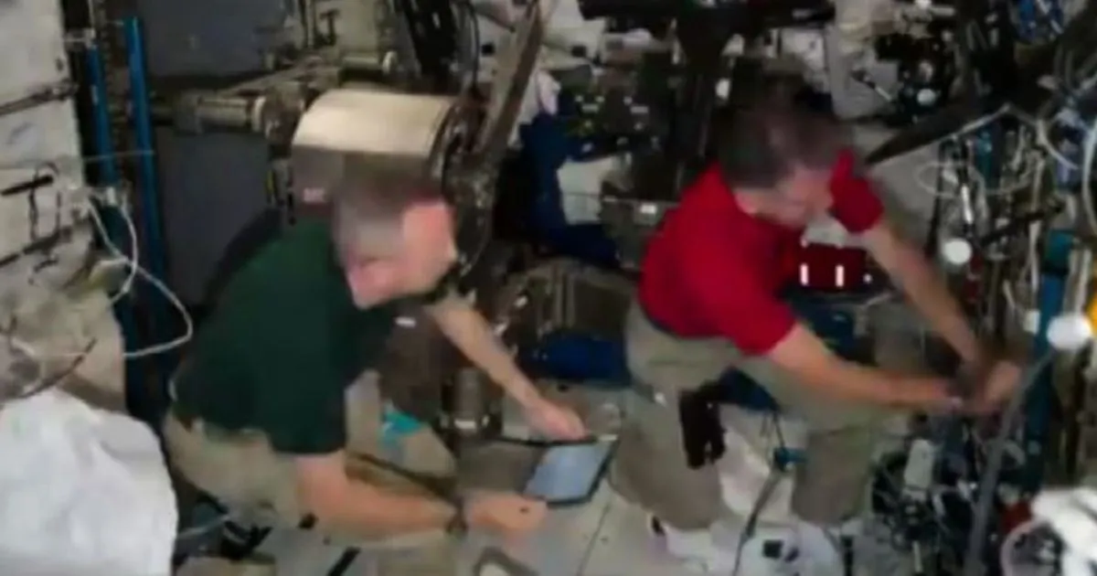 Spazio Paolo Nespoli al lavoro sull8217esperimento Ue Mares