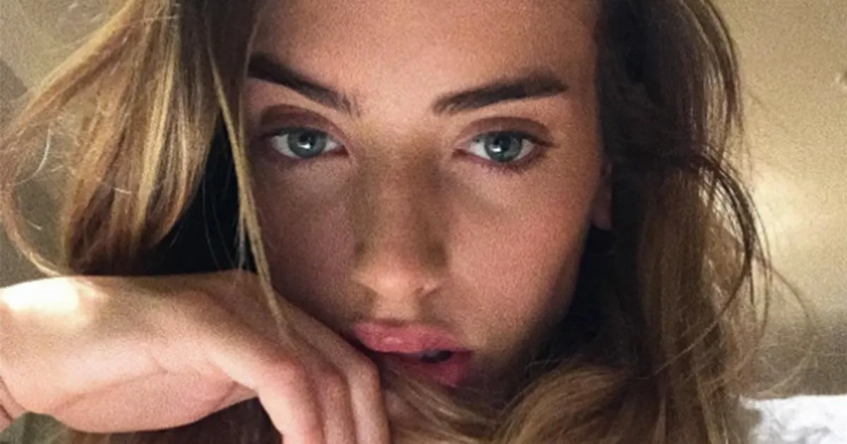 La figlia di Ewan McGregor 21enne modella nuda in una vasca di limoni8230