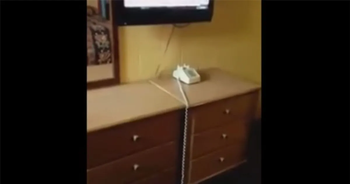 C8217 un fantasma nella camera d8217albergo il video lo prova