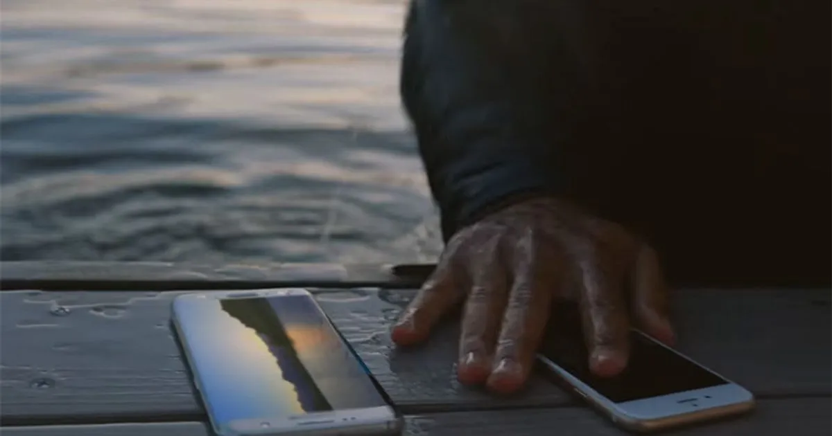 Samsung e lo spot che prende in giro l8217Iphone X