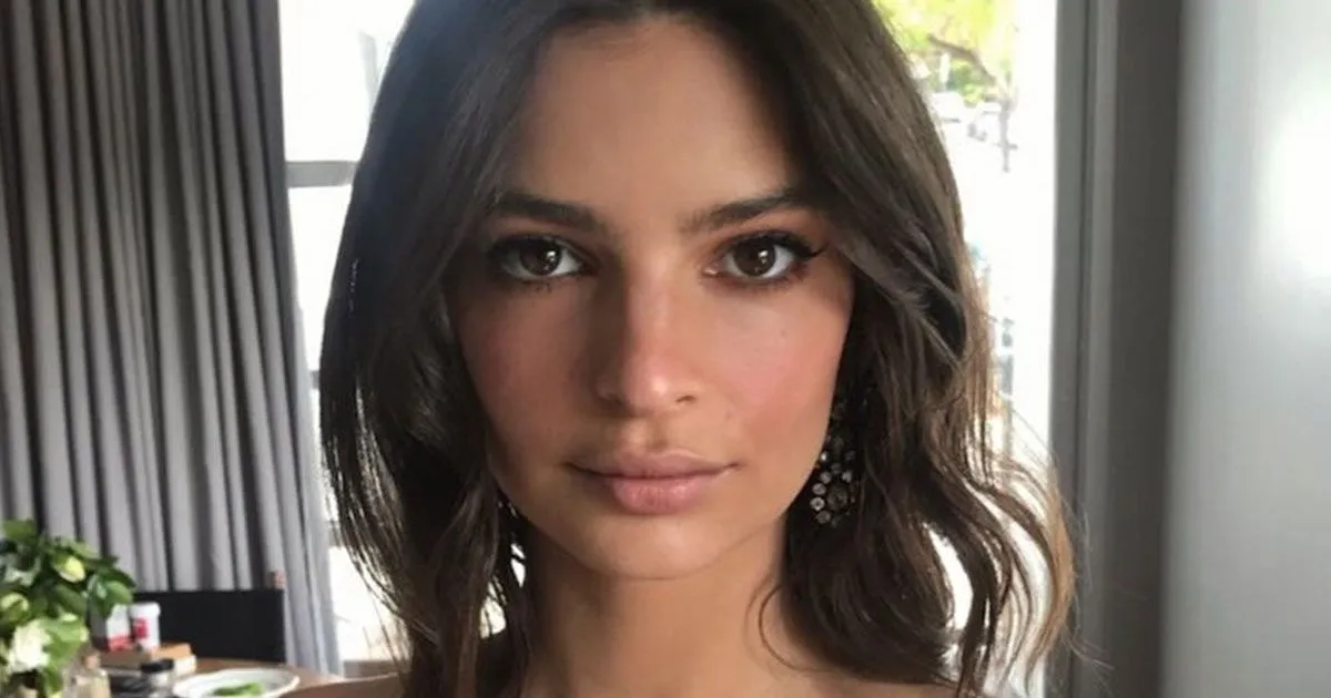 Emily Ratajkowski mostra la fede ma c8217 una sorpresa