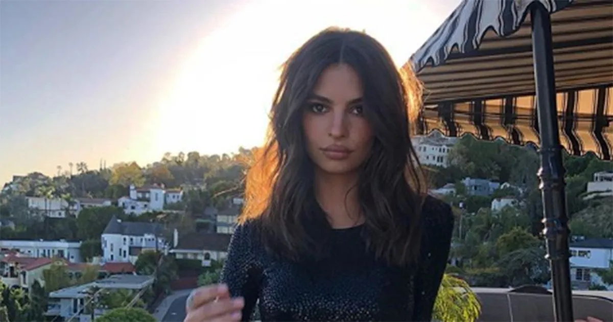 Emily Ratajkowski c8217ha dato un taglio addio ai capelli lunghi