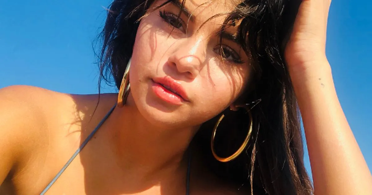 Selena Gomez attaccata per le sue forme ma la foto  boom di like