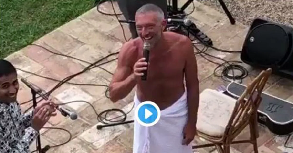 Vincent Cassel canta a torso nudo una serenata alla moglie