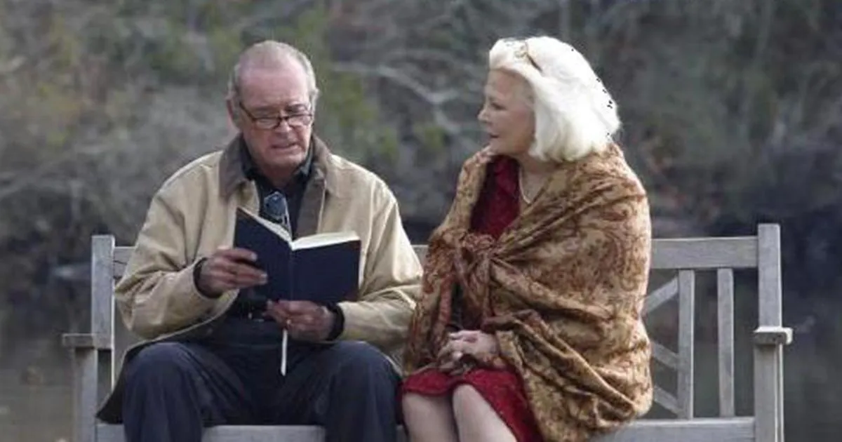 Lei ammalata di Alzheimer il marito le legge la loro storia d8217amore