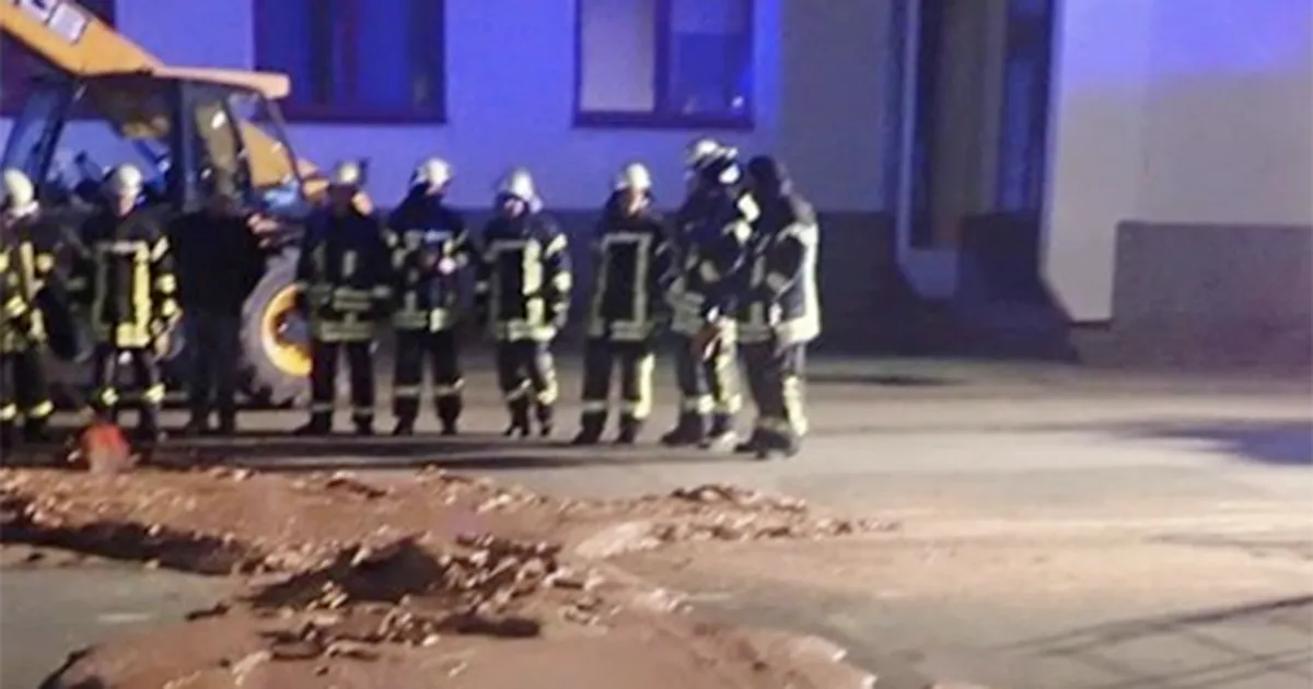 Incidente in una fabbrica di dolci 40 tonnellate di cioccolato per strada