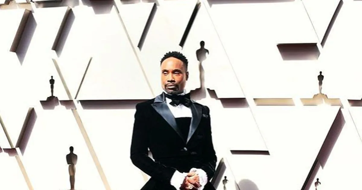 Billy Porter conquista il red carpet in smoking con super gonna