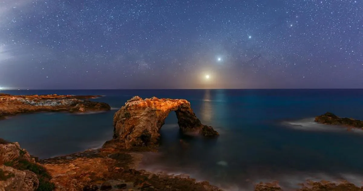 Nasa la foto dell8217allineamento di Luna Venere e Giove  stata fatta a Siracusa