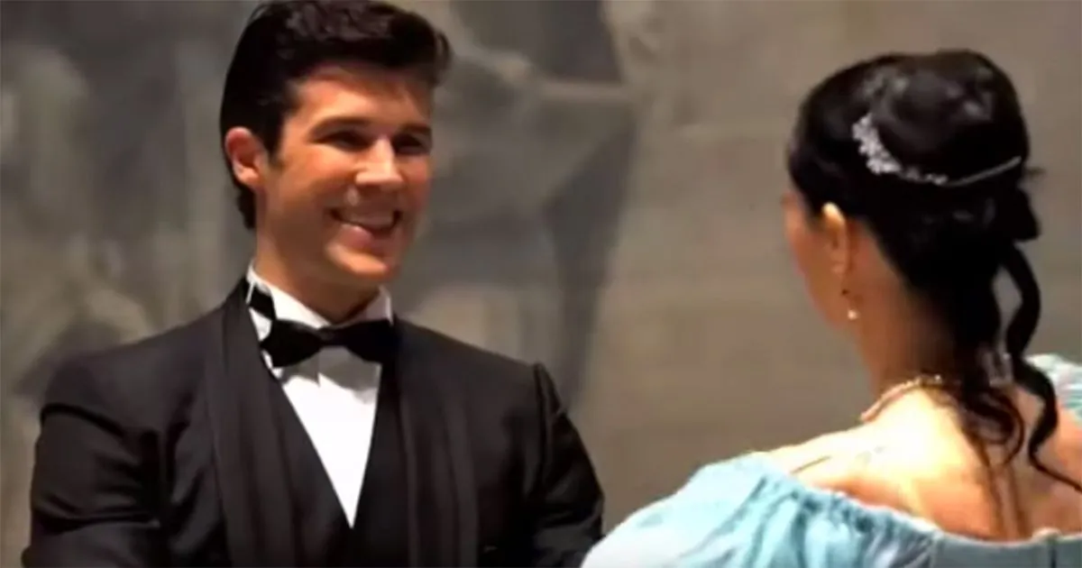 Roberto Bolle principe ottocentesco alla Pinacoteca Ambrosiana
