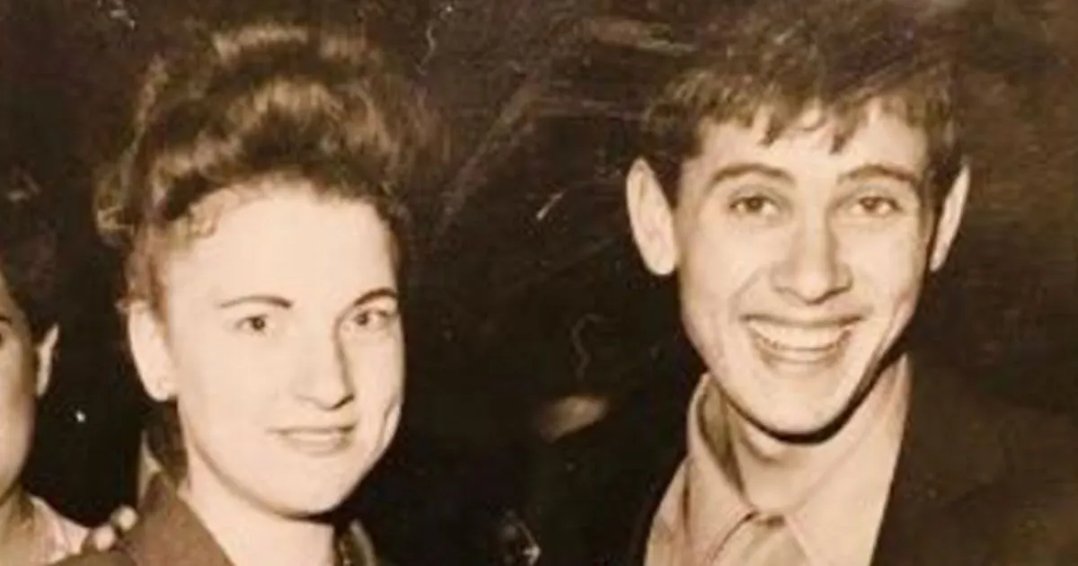 Gianni Morandi posta una foto e ritrova la stessa fan dopo 53 anni