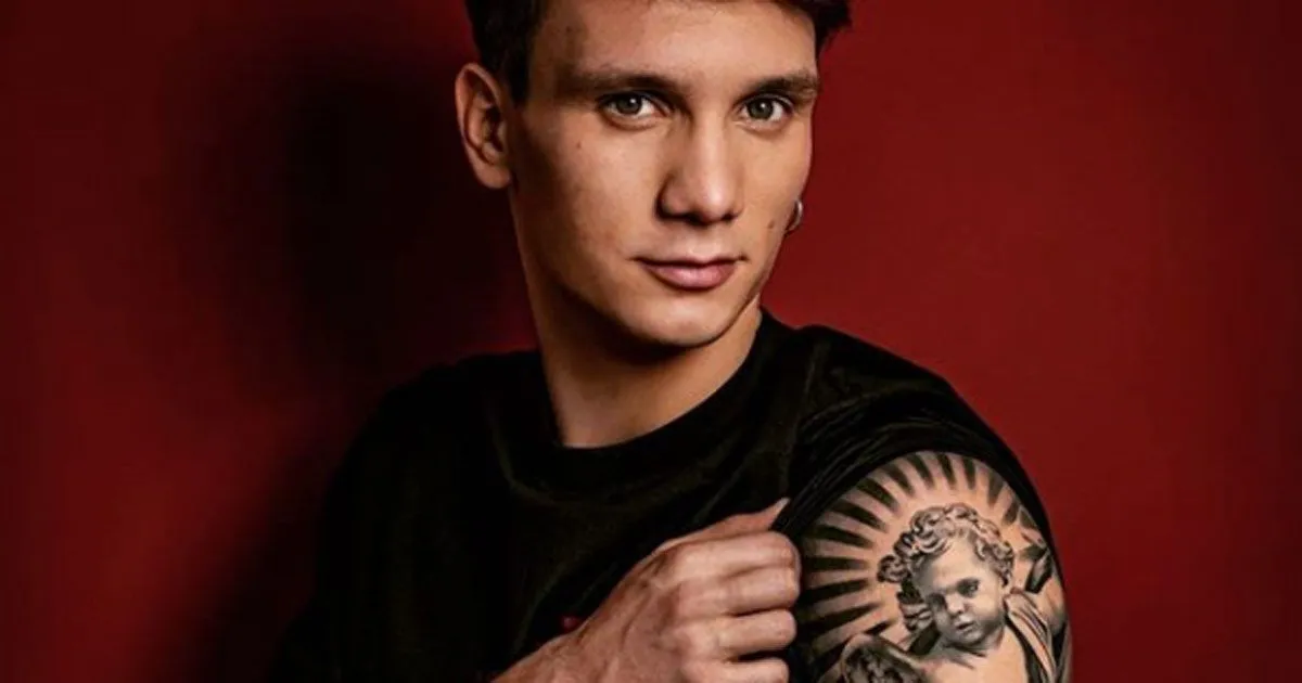 Manuel Bortuzzo mostra il suo nuovo tatuaggio