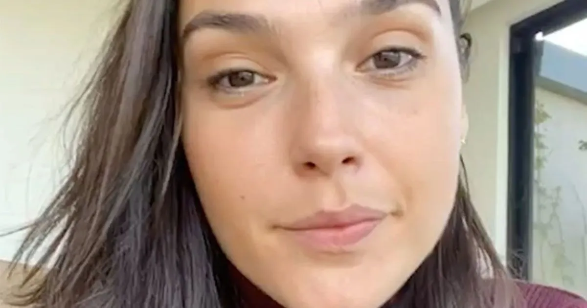 Gal Gadot riunisce le star di Hollywood per un video corale di Imagine