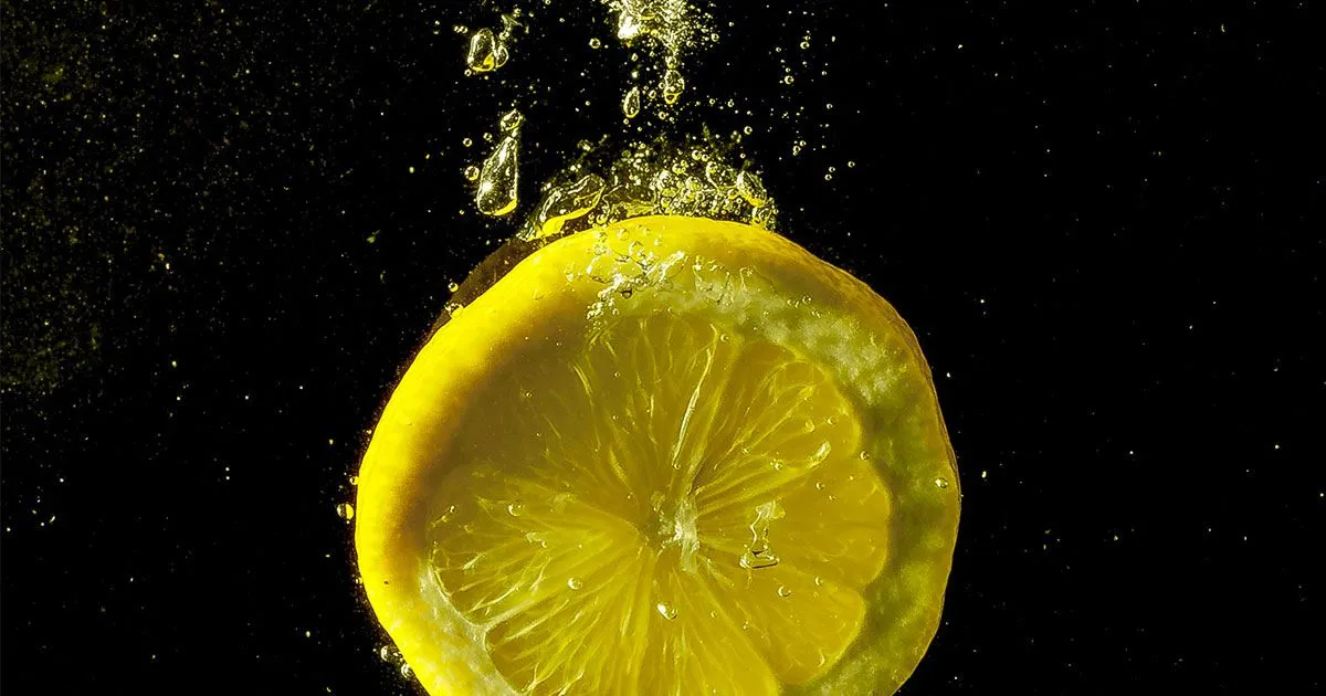 Acque e limone il momento migliore della giornata per berla