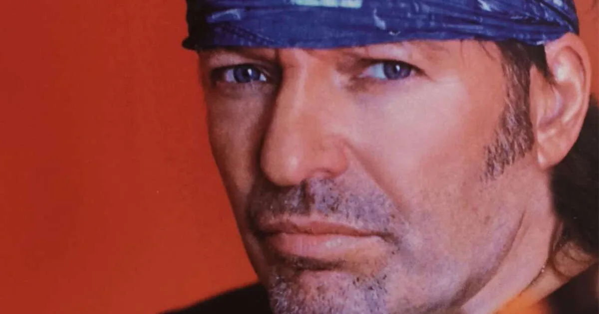 Vasco Rossi il testo di un suo amato brano accender le luminarie di Rimini