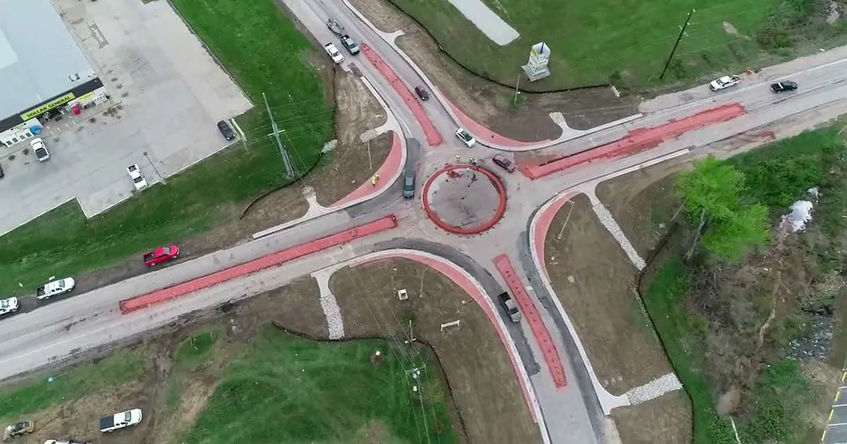 Gli americani non amano le rotonde e questo video lo dimostra