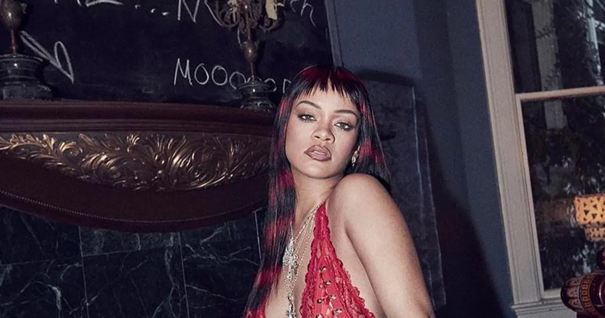 Le foto di Rihanna per San Valentino mandano in tilt Instagram