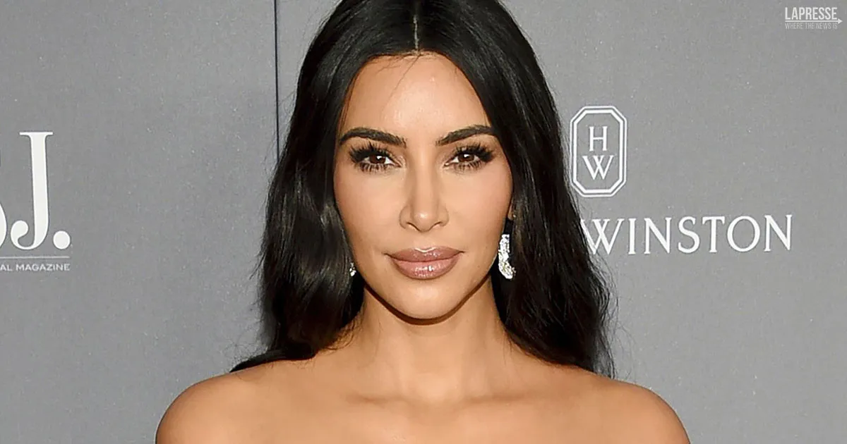 Kim Kardashian e le foto in bikini da 4 milioni di like ecco il post su Instagram