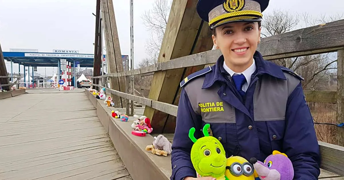 Il ponte dei giocattoli in Romania che accoglie i bimbi in fuga dalla guerra in Ucraina