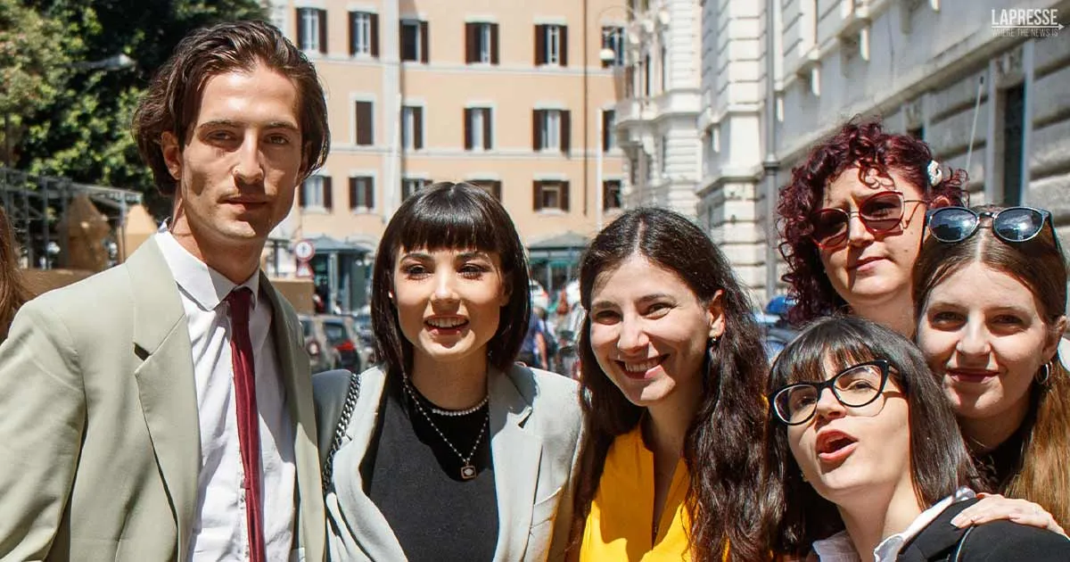 Damiano David alla Camera dei Deputati per sostenere Giorgia Soleri e la legge sulla vulvodinia
