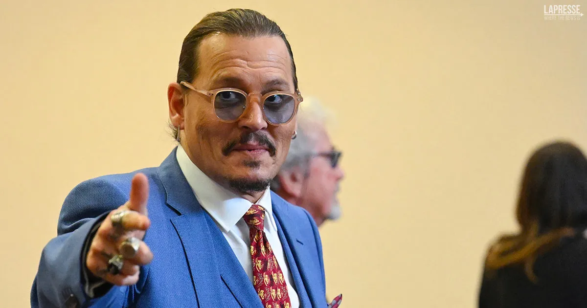 Johnny Depp debutta su TikTok ringraziando i fan ecco il primo video pubblicato