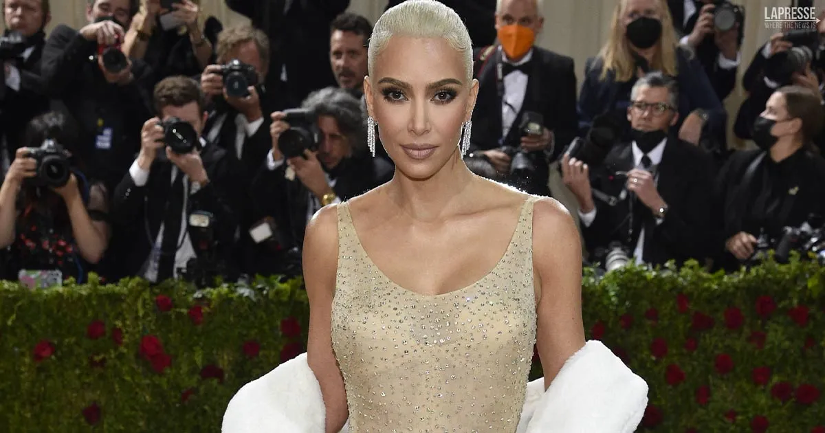 Kim Kardashian ha rovinato labito di Marilyn Monroe indossato al Met Gala Le foto prima e dopo a confronto