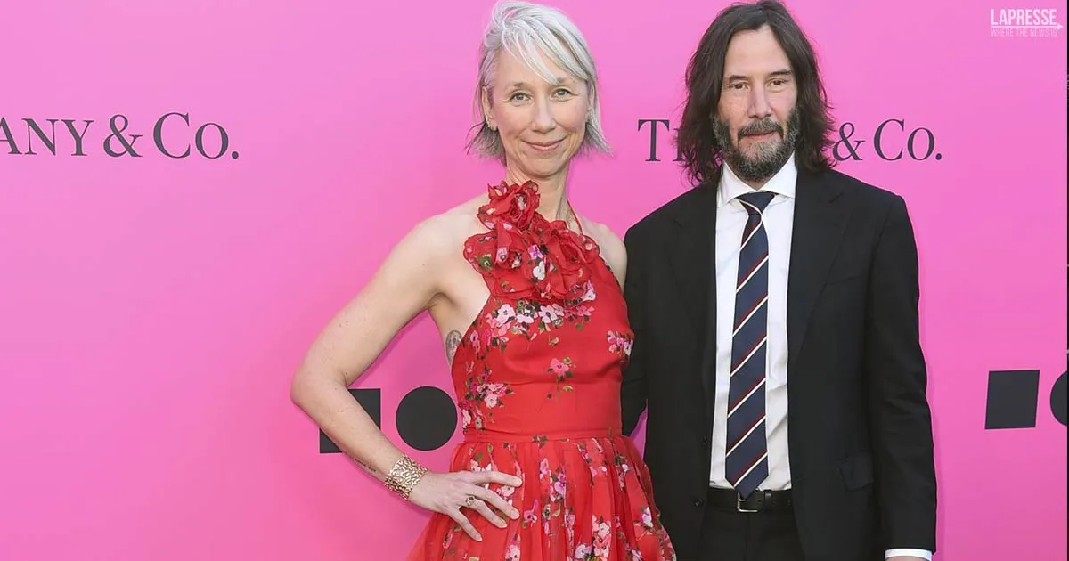 Keanu Reeves e quel bacio ad Alexandra sul red carpet che ha stupito tutti