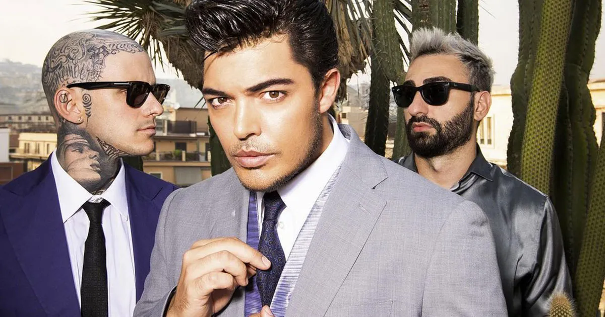 Il concerto galleggiante dei The Kolors finisce male la barca rischia di affondare